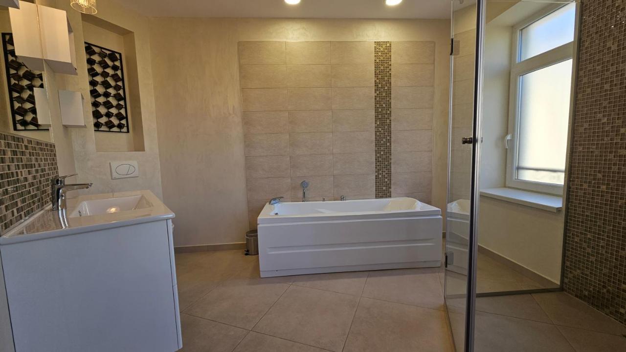 Yfb I 130m2 Designwohnung Mit 2 Baedern Apartment *